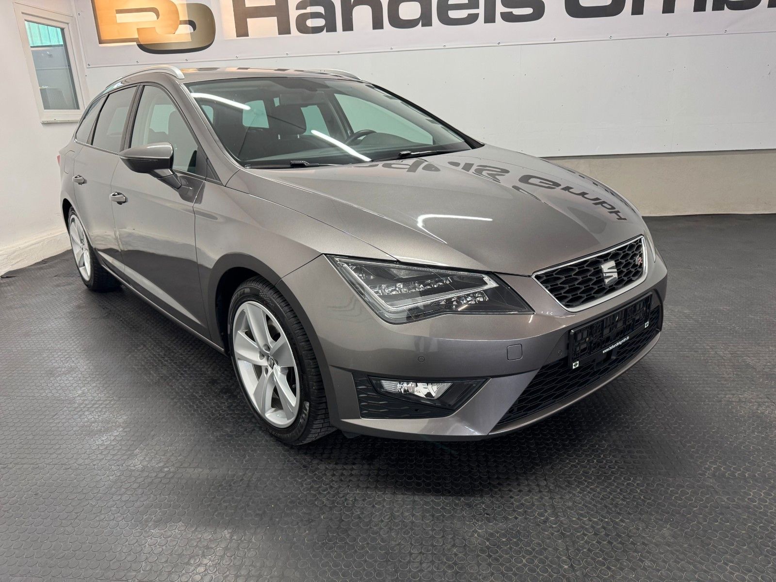 Seat Leon ST FR 1.8 TSI*LED*NAVI*AHK*PDC*FRONT ASSIST