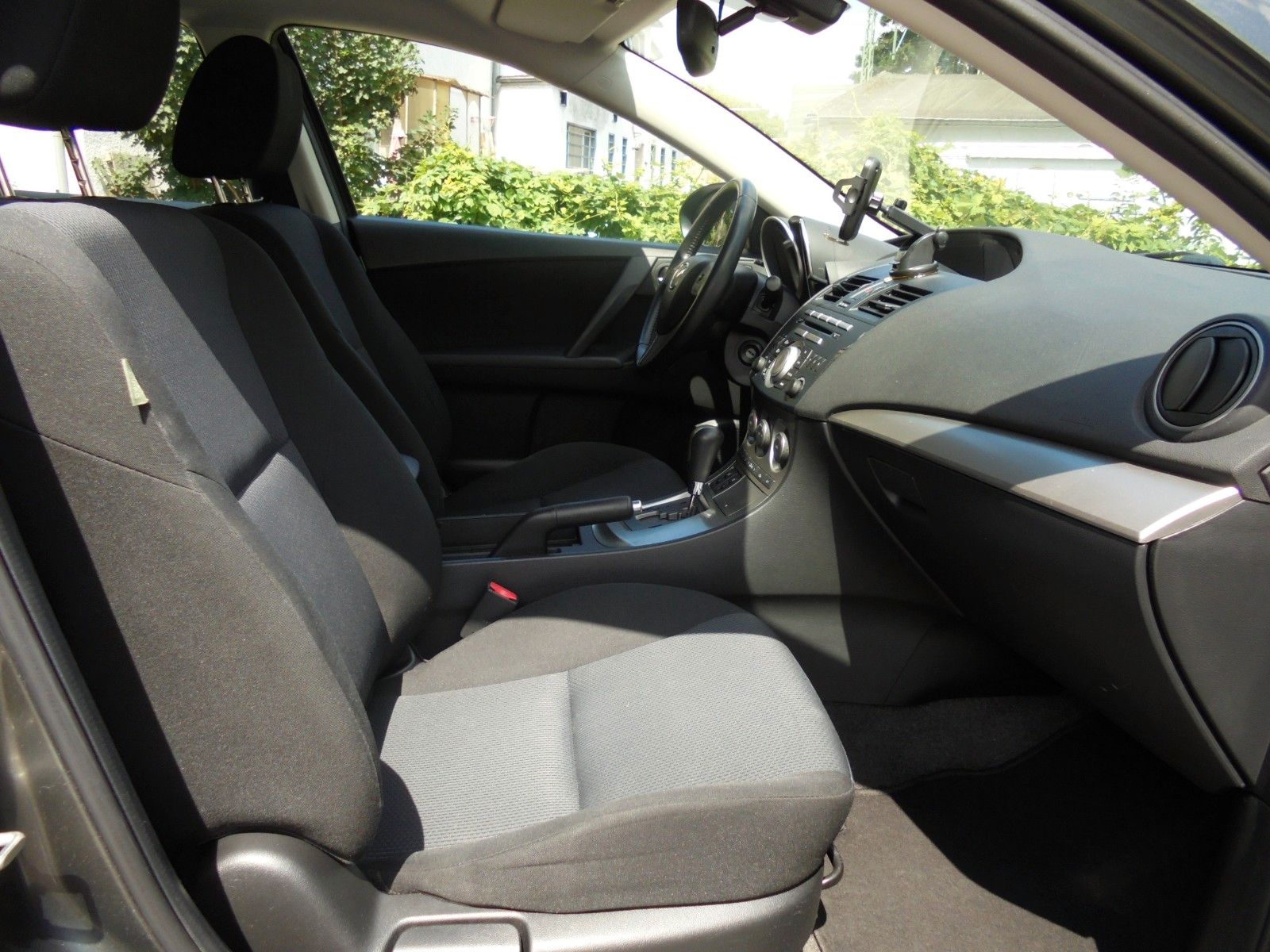 Fahrzeugabbildung Mazda 3 Lim. Exclusive-Line Automatik/Klima/Shz/PDC/