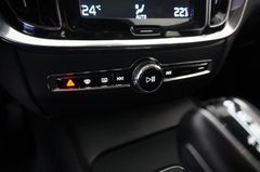 Fahrzeugabbildung Volvo V60 D3 Momentum Core NAVI/LED/PDC/LEDER/VIRTUAL