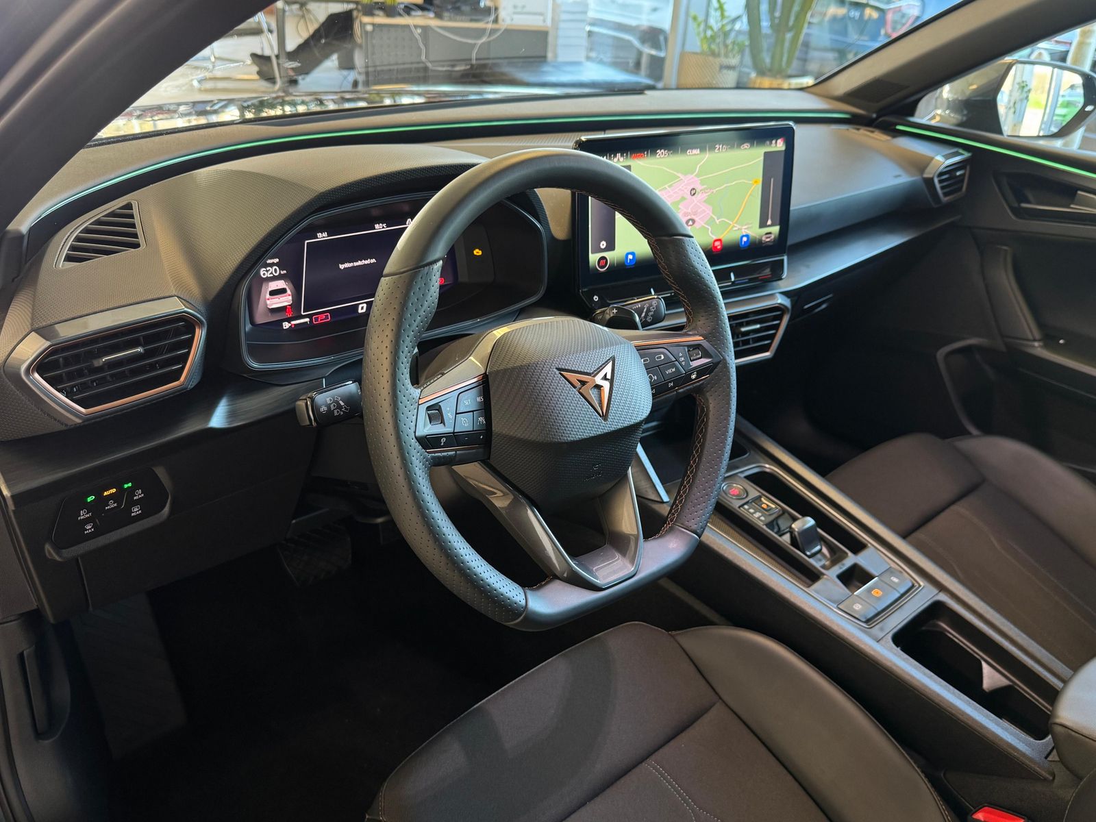 Fahrzeugabbildung CUPRA Leon 1.5eTSI DSG Matrix Cam Vision+ el. Heck AHK