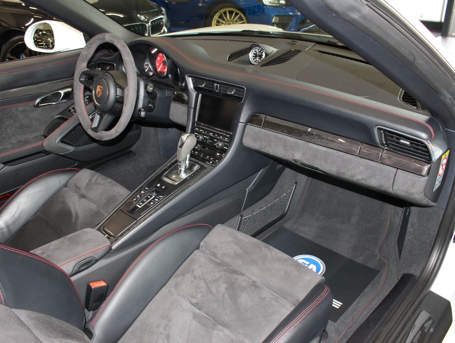Fahrzeugabbildung Porsche 991 4 GTS Cabrio*Sport Chrono*Carbon*Burmester