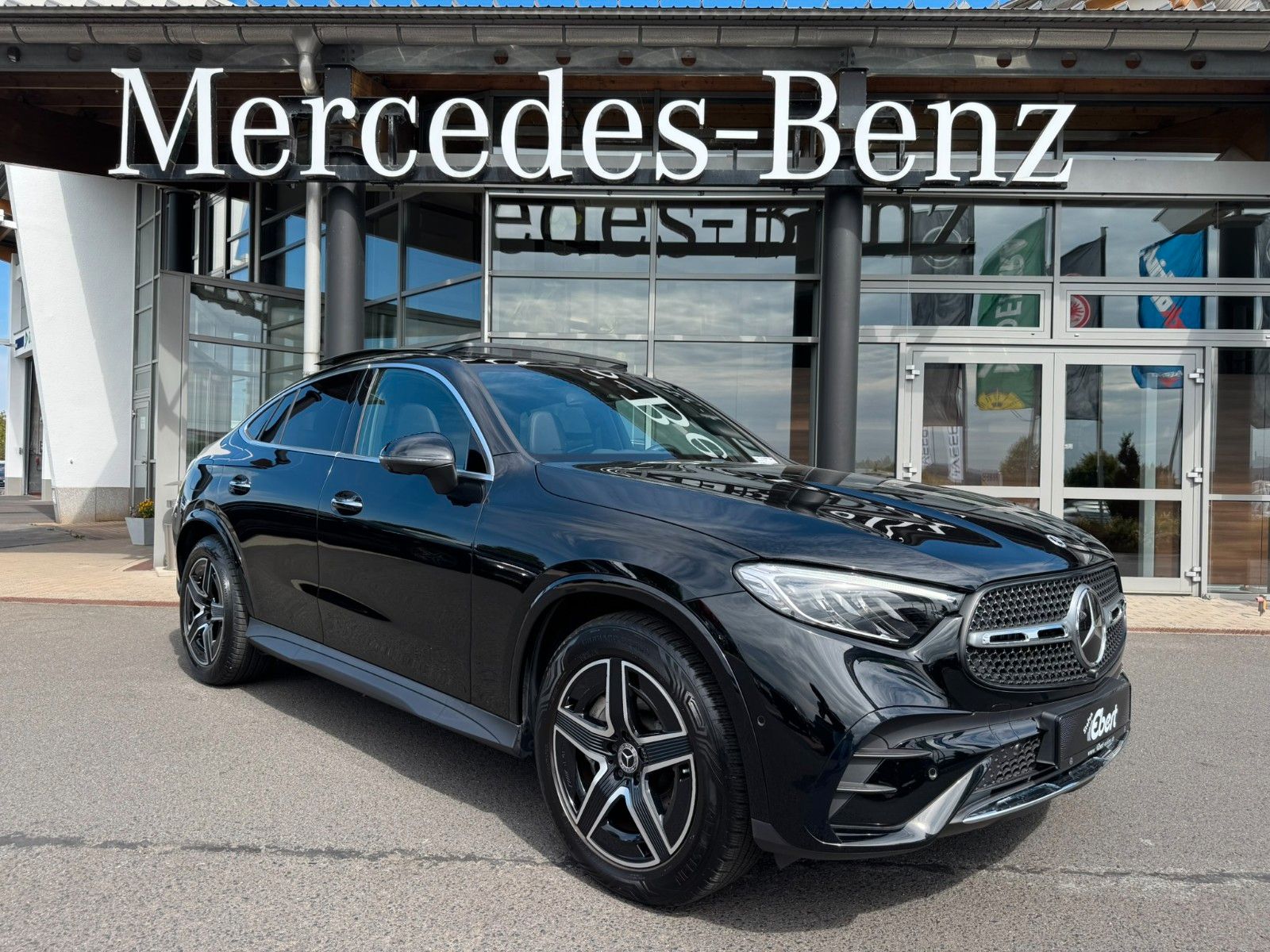 Fahrzeugabbildung Mercedes-Benz GLC 200 4M AMG Distr+360°+Pano+Ambiente+Keyless