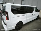 Opel Vivaro Tourer 8 Sitzer  - Opel Vivaro mit Diesel-Antrieb: Kombi