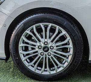 Fahrzeugabbildung Ford Focus Titanium 1.0 EcoBoost |PARKPILOT|NAVI|B&O