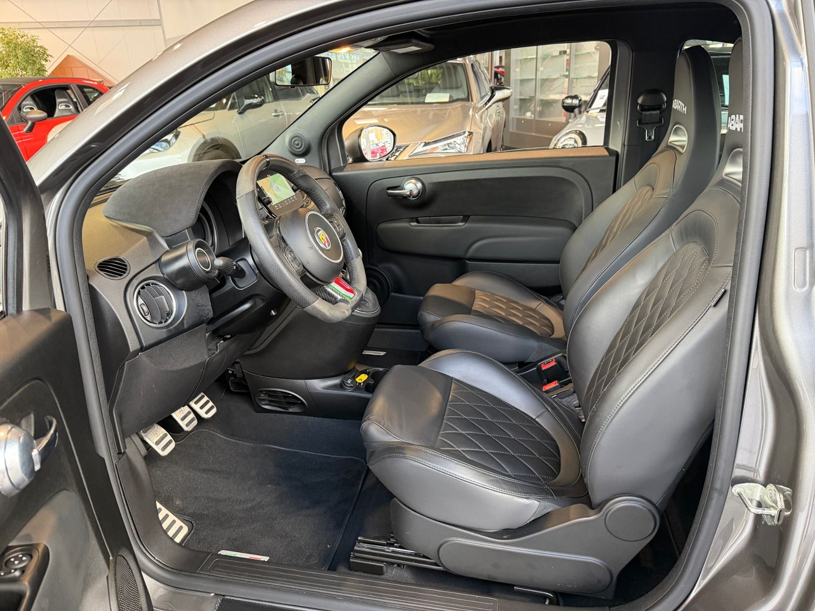 Fahrzeugabbildung Abarth 695C Turismo BEATS KLIMA NAV