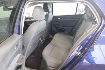 Volkswagen Golf VIII 2.0 TDI Life AID+ACC+LED+KAM+CARPLAY