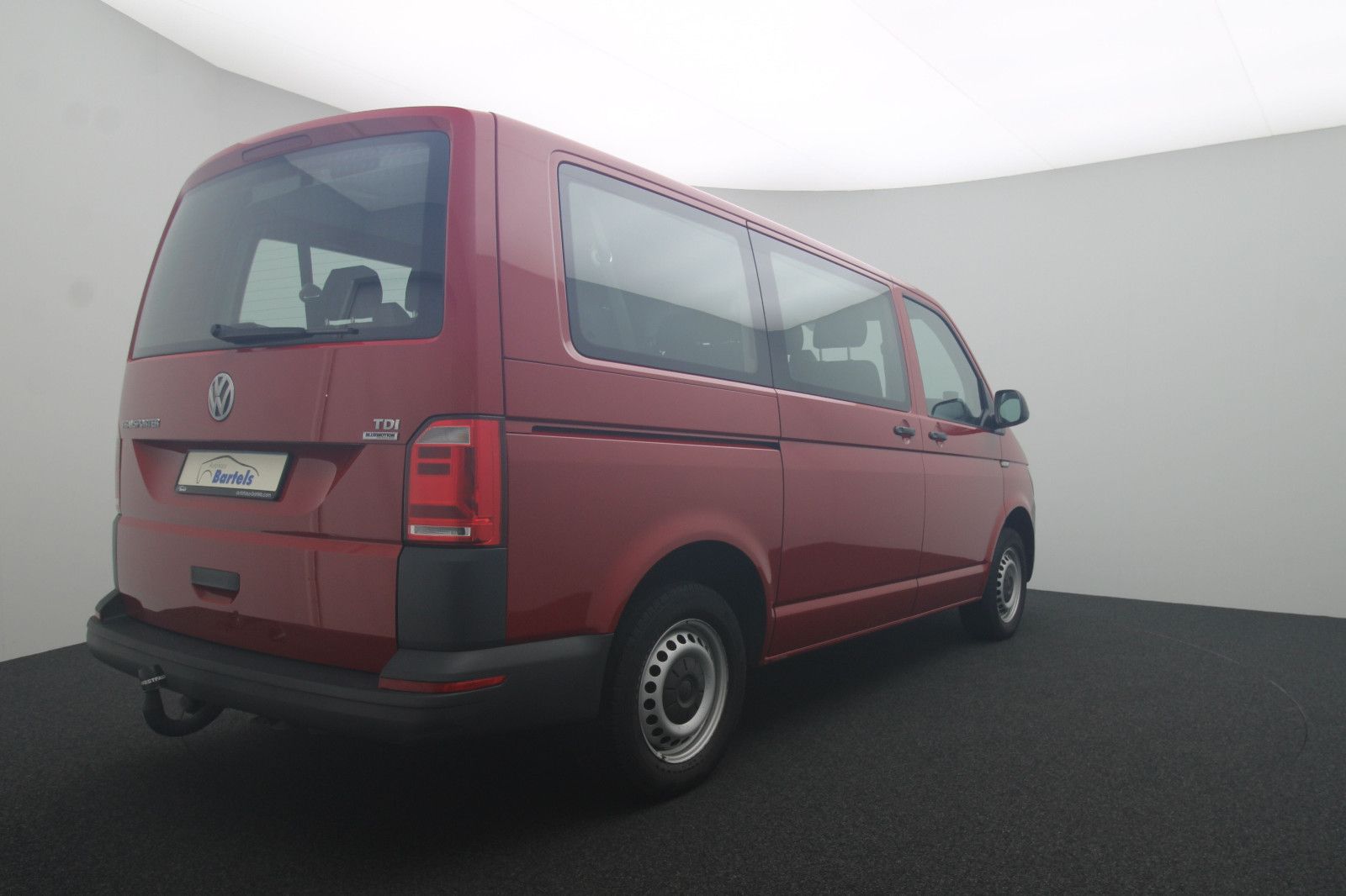 Fahrzeugabbildung Volkswagen T6 2.0 Kombi 9-Sitzer AHK