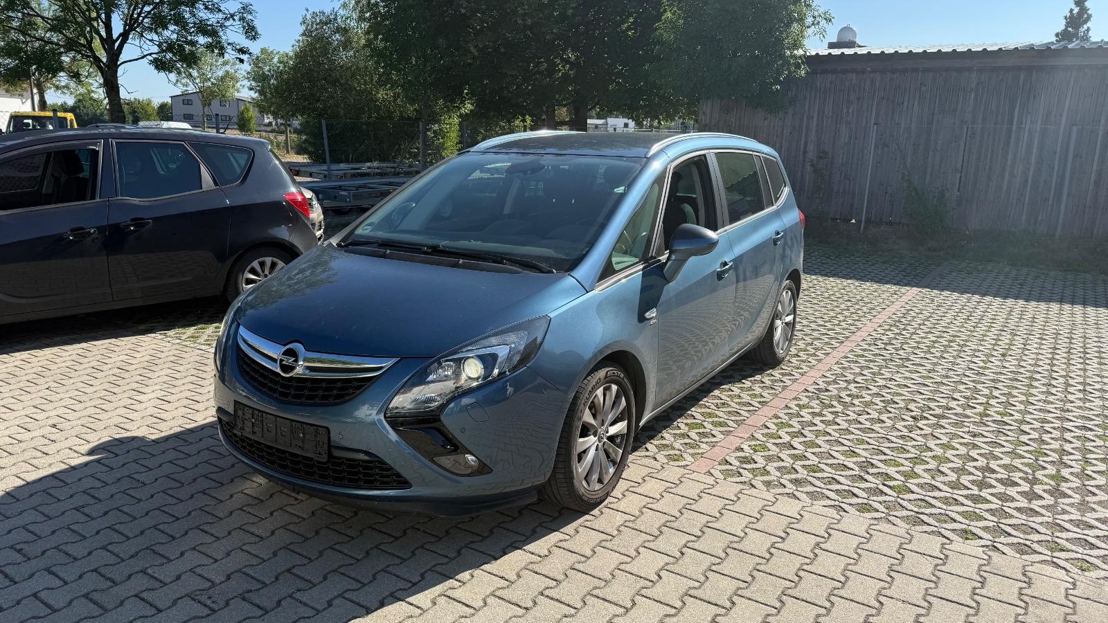 Opel Zafira C Tourer Edition  2,0L  176.TKM KLima Nav