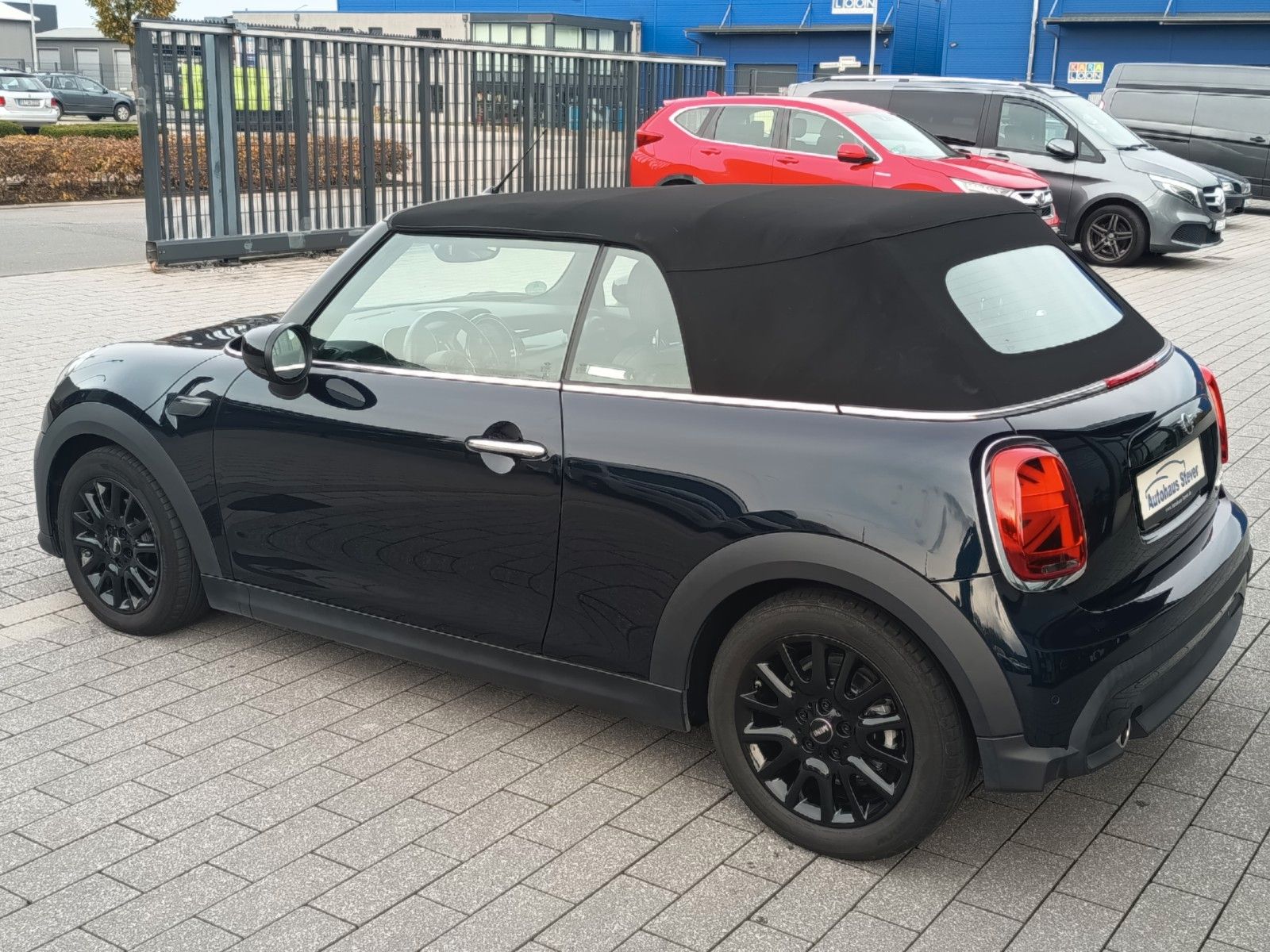 Fahrzeugabbildung MINI COOPER Cabrio Cooper Classic Trim