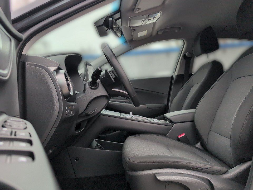 Fahrzeugabbildung Hyundai KONA EV 64kWh PLUS-P !GARANTIE-07.29! KRELL+NAV+