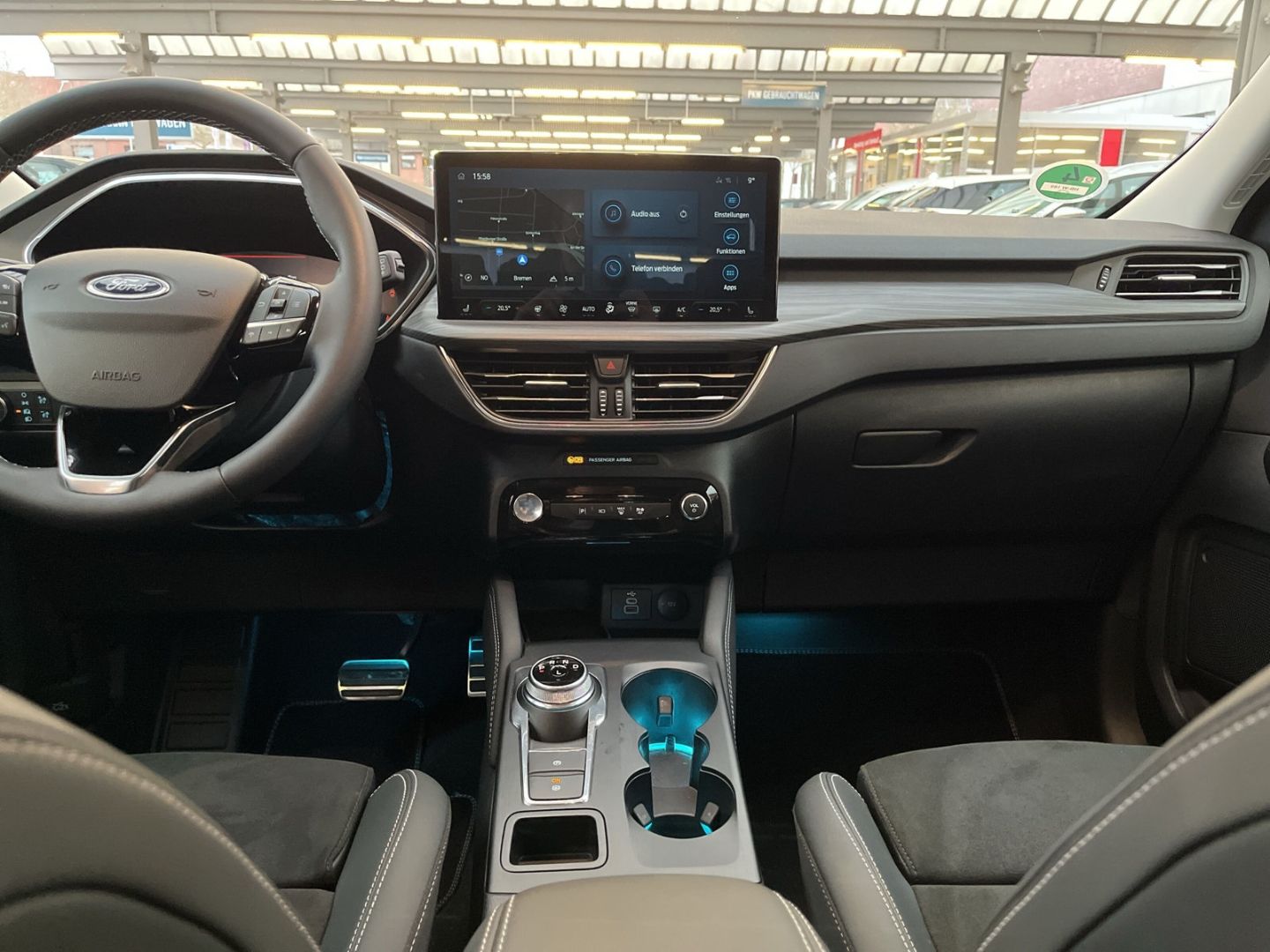 Fahrzeugabbildung Ford Kuga Active X FHEV Allrad Navi digitales Cockpit