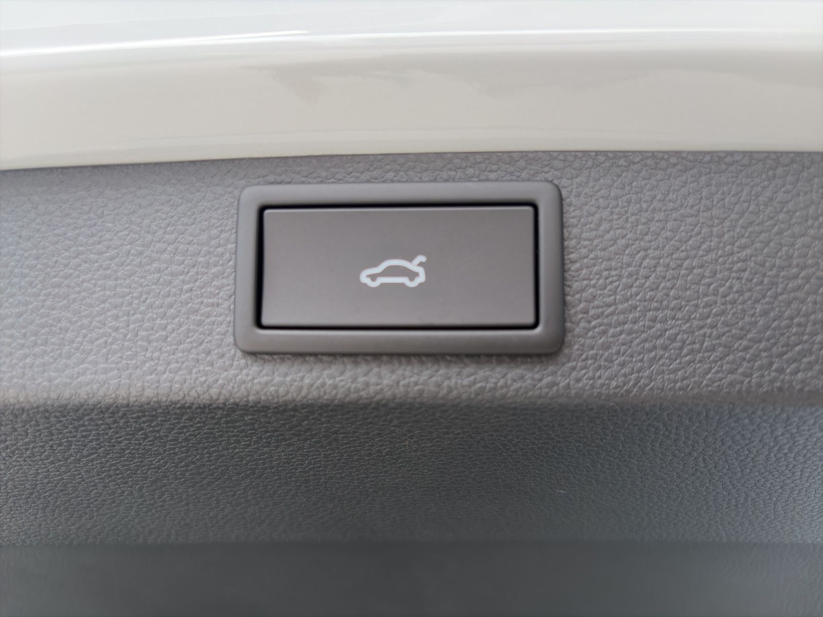 Fahrzeugabbildung SKODA Karoq 1.5 TSI Balance DSG MATRIX AHK ACC 3 J ASG