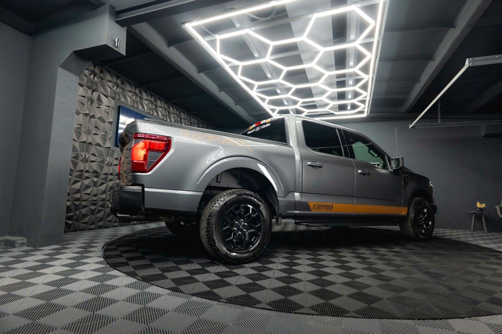 Fahrzeugabbildung Ford F150 5.0L V8 4x4 Offroad SuperCrew RAPTOR 19%