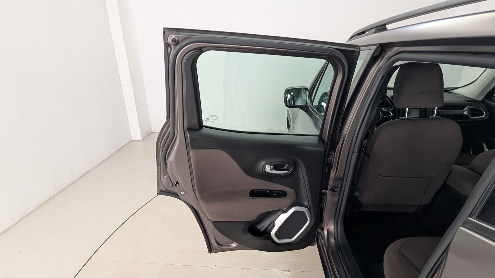 Fahrzeugabbildung Jeep Renegade 2.0 MultiJet II 140 AWD * AHK Night Eag