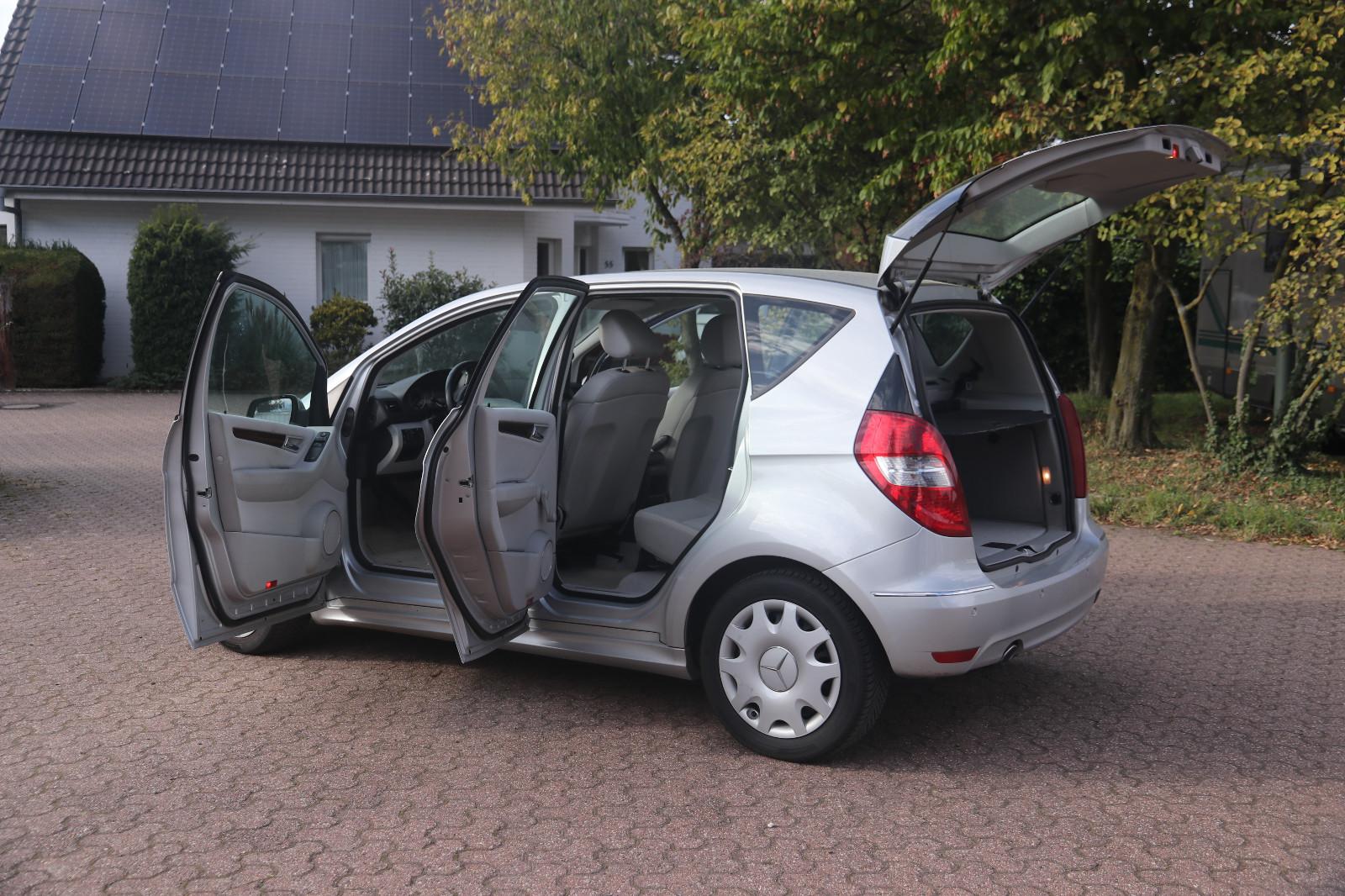 Mercedes-Benz A 180 CDI Automatik Silber und hell