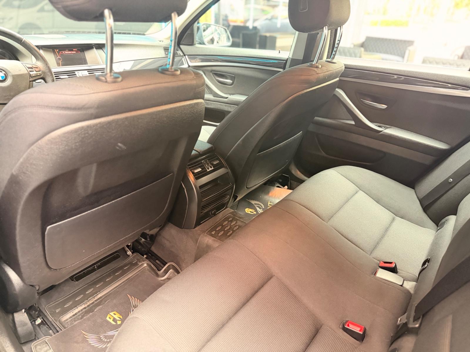 BMW 520i  Touring Bi-Xenon/AHK/Navi/BT/SHZ/PDC