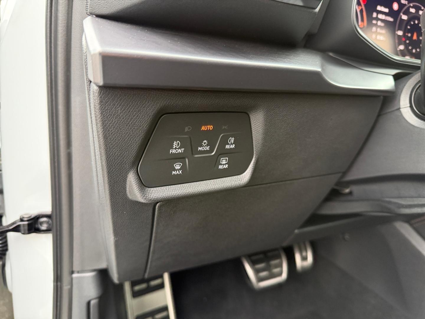 Cupra Leon 1.5 eTSI DSG *Matrix*ACC*Kessy*CAM*SHZ*Navi