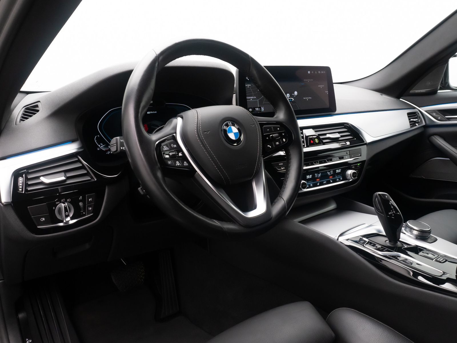 Fahrzeugabbildung BMW 530e xD 360°HUD DAB H/K 4xKlima Komfort AHK ACC