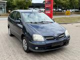 Nissan Almera Tino Acenta - Nissan Almera acenta mit Benzin-Antrieb