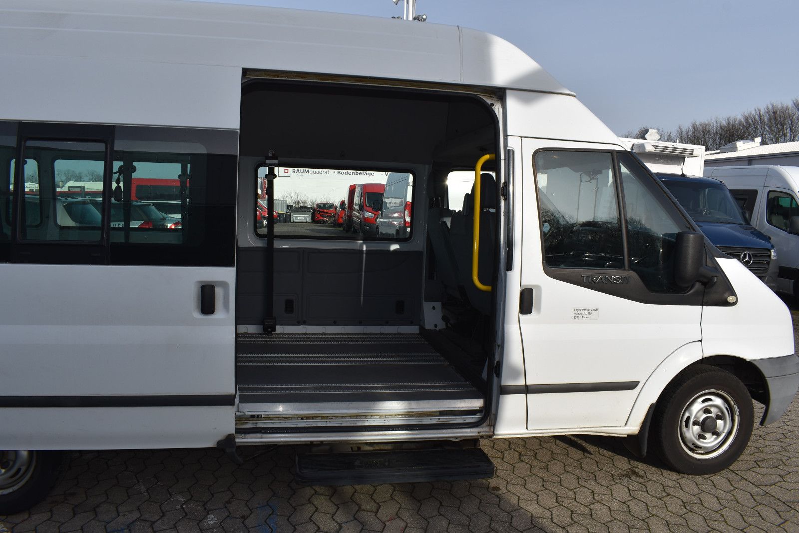 Fahrzeugabbildung Ford Transit Kombi FT 300 L Behindertengerecht 1275