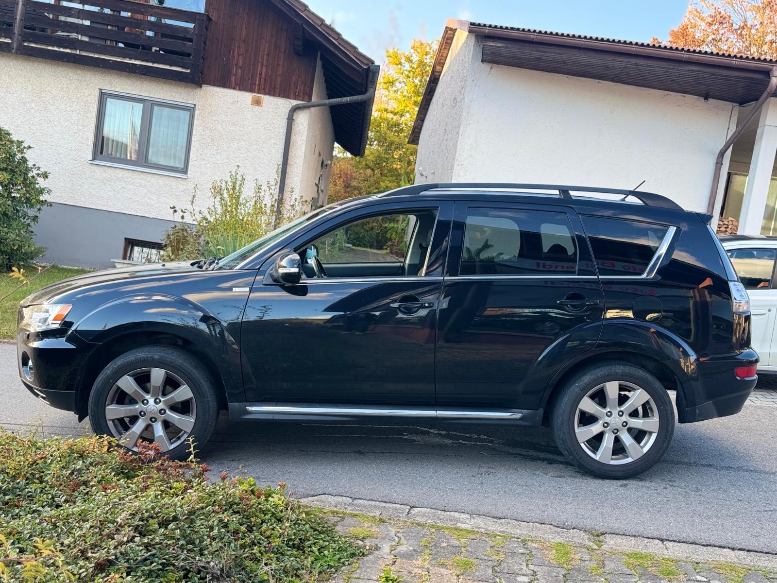MITSUBISHI OUTLANDER 2.2 DI-D 156ch 4X4 35 JAHRE BVA - ATTELAGE - SIÈGES CHAUFFANTS - BI-XÉNON - CAMÉRA DE RECUL