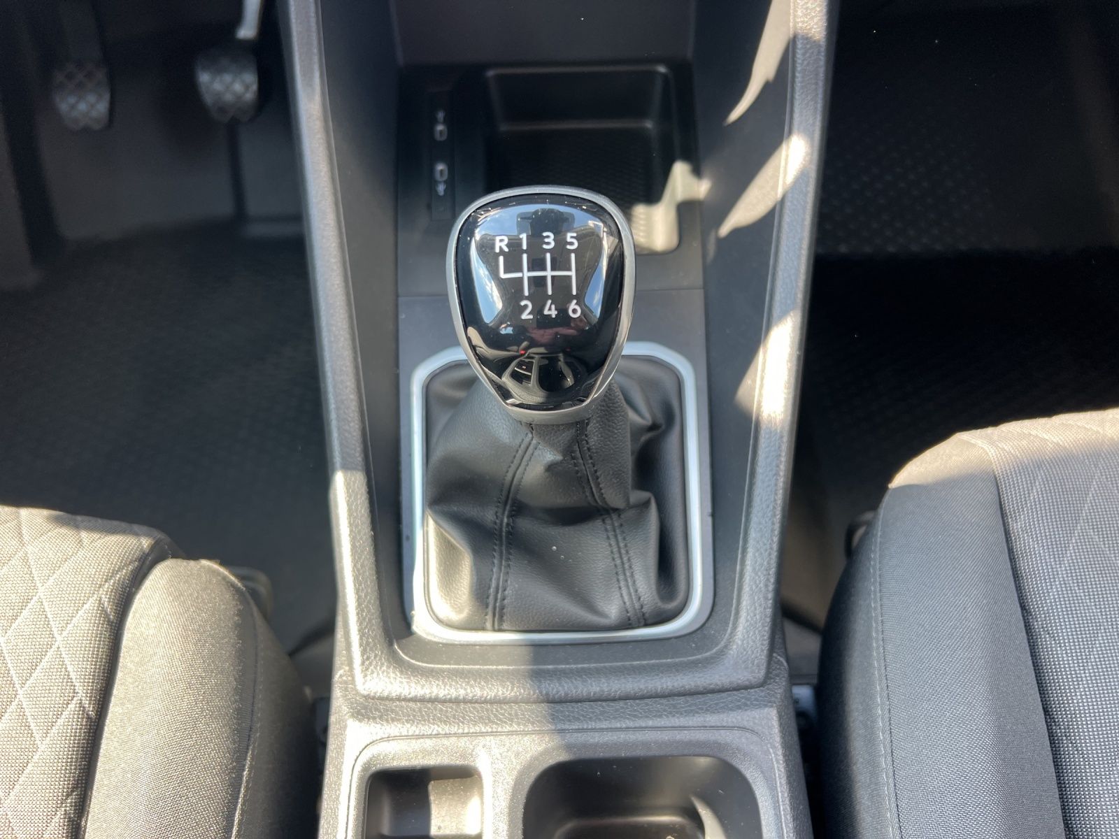 Fahrzeugabbildung Volkswagen Caddy TDI Life Maxi LED SHZ PDC DAB+ WeConnect K