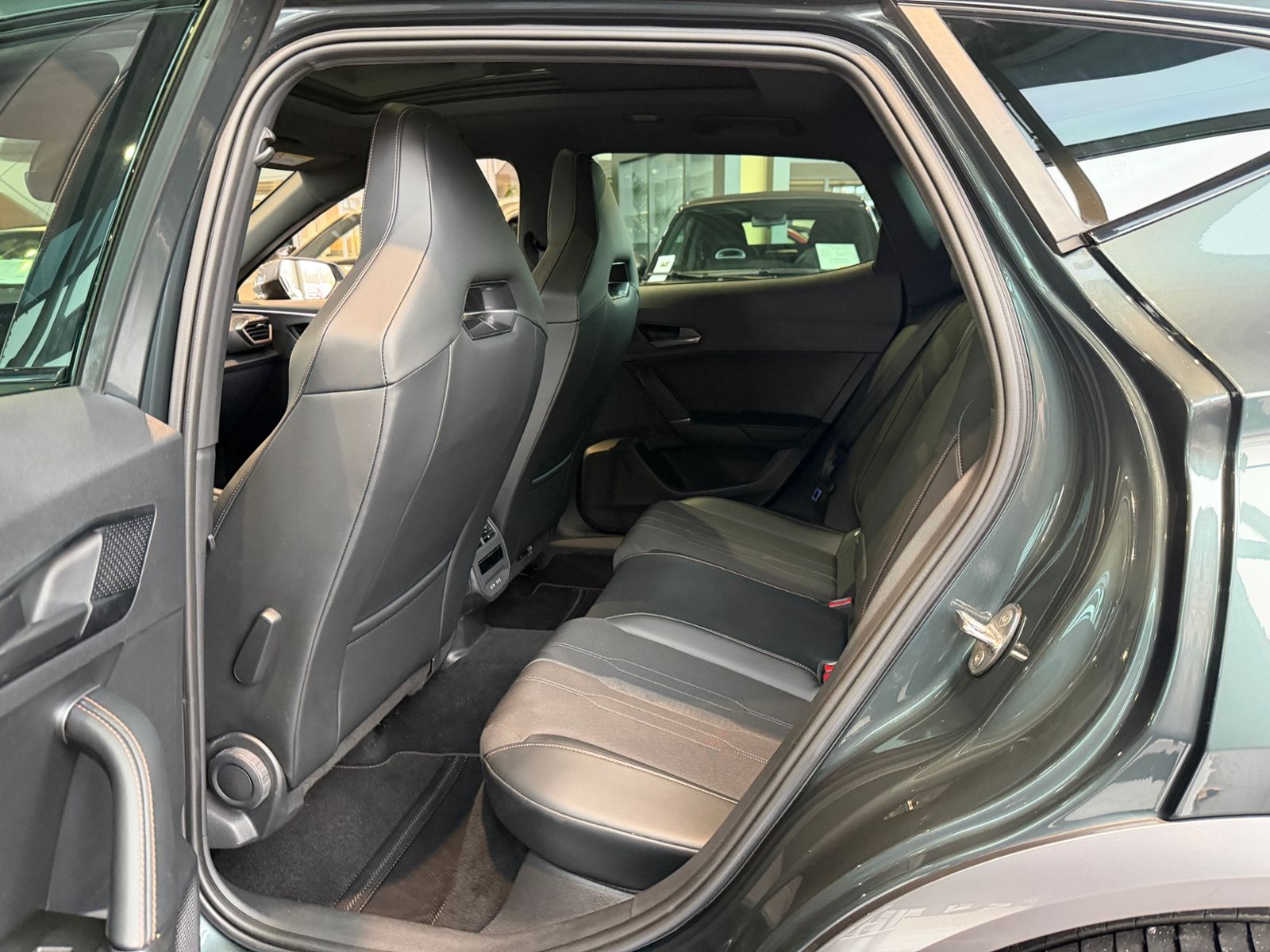 Fahrzeugabbildung CUPRA Formentor VZ 4Drive PANO BEATS LED