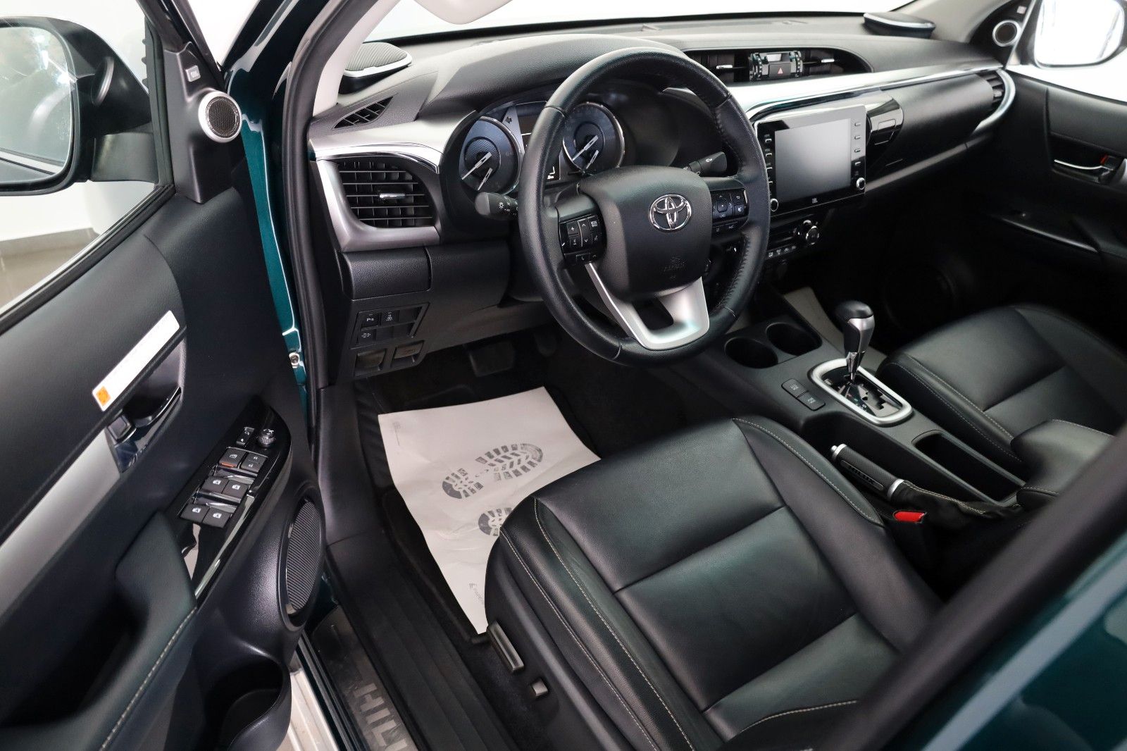 Fahrzeugabbildung Toyota Hilux 2.8 D4-D 4x4 AUT.Executive,Navi,LED,Kamera