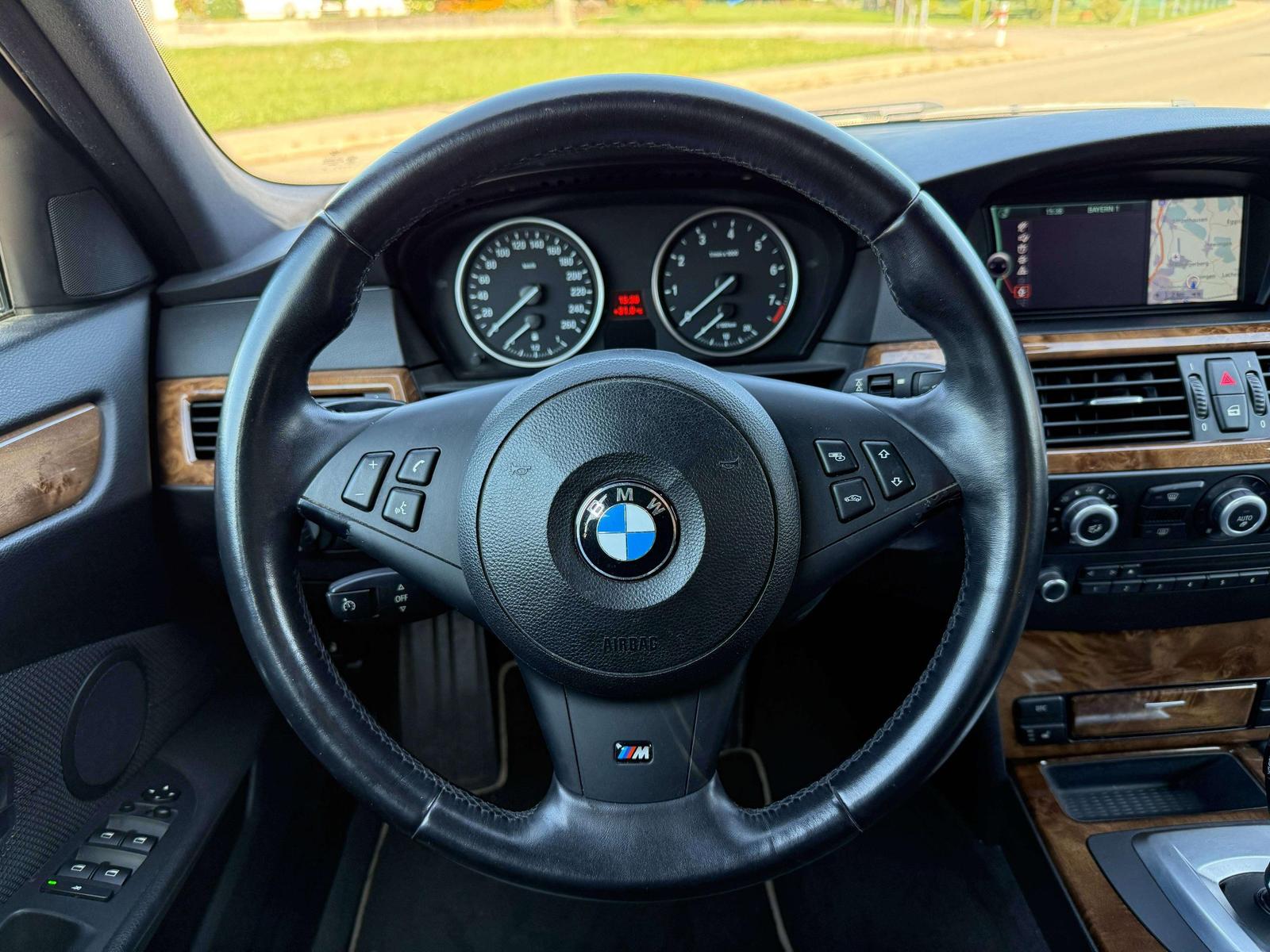 BMW 530i Automatik Touring 272 PS 8-fach