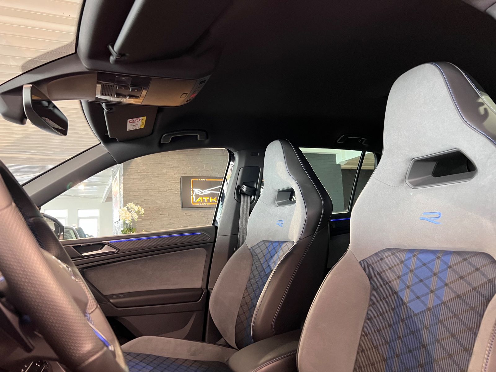 Volkswagen Tiguan 2.0TSI DSG 4MOTION R AHK SCHALEN 4xKAMERA foto 25