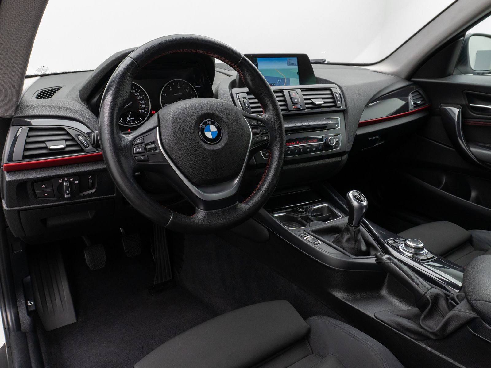 Fahrzeugabbildung BMW 220d Coupé Sport Line PDChinten HiFi Navi Xenon
