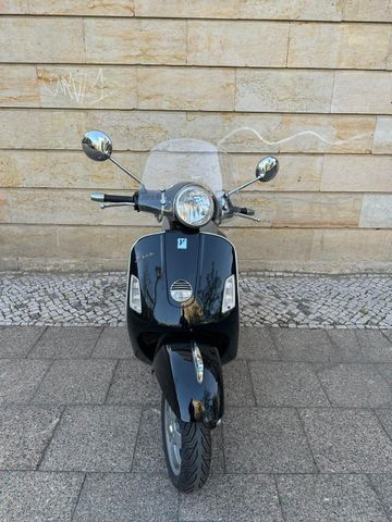 Vespa GTS 125