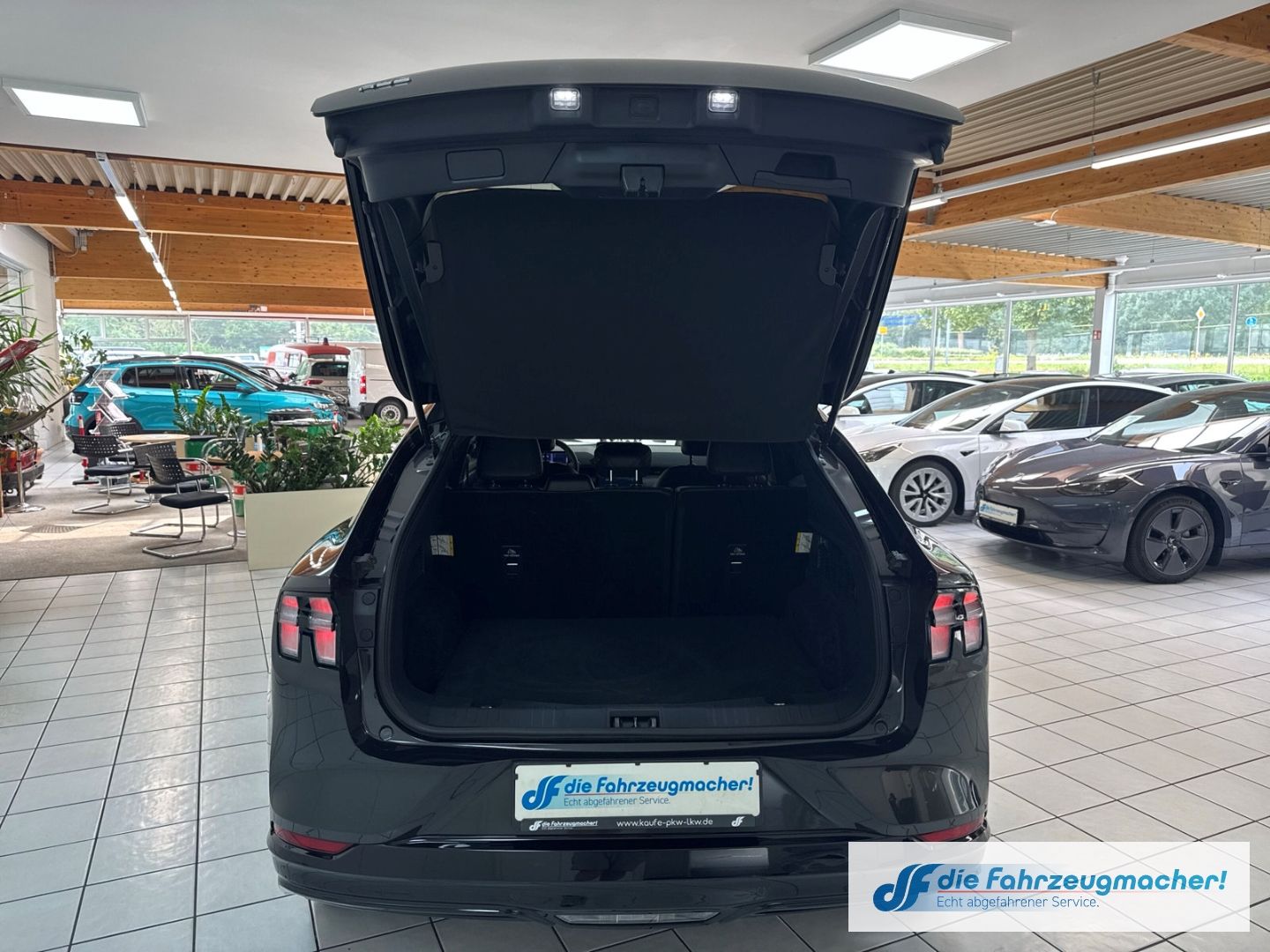Fahrzeugabbildung Ford Mustang MACH-E Mach-E Premium AWD Navi Digitales