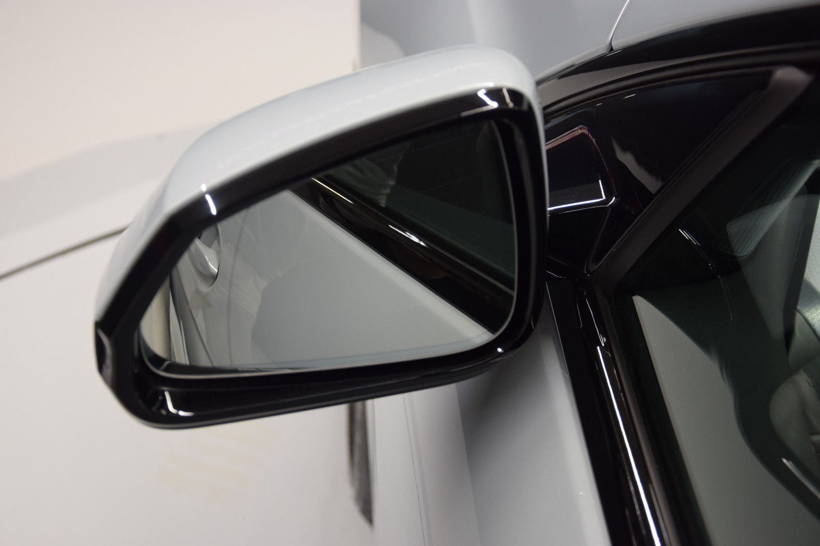 Fahrzeugabbildung BMW 220 i Gran Coupé M Sport Pano H&k Memory Schale