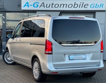 Mercedes V 220 - 8