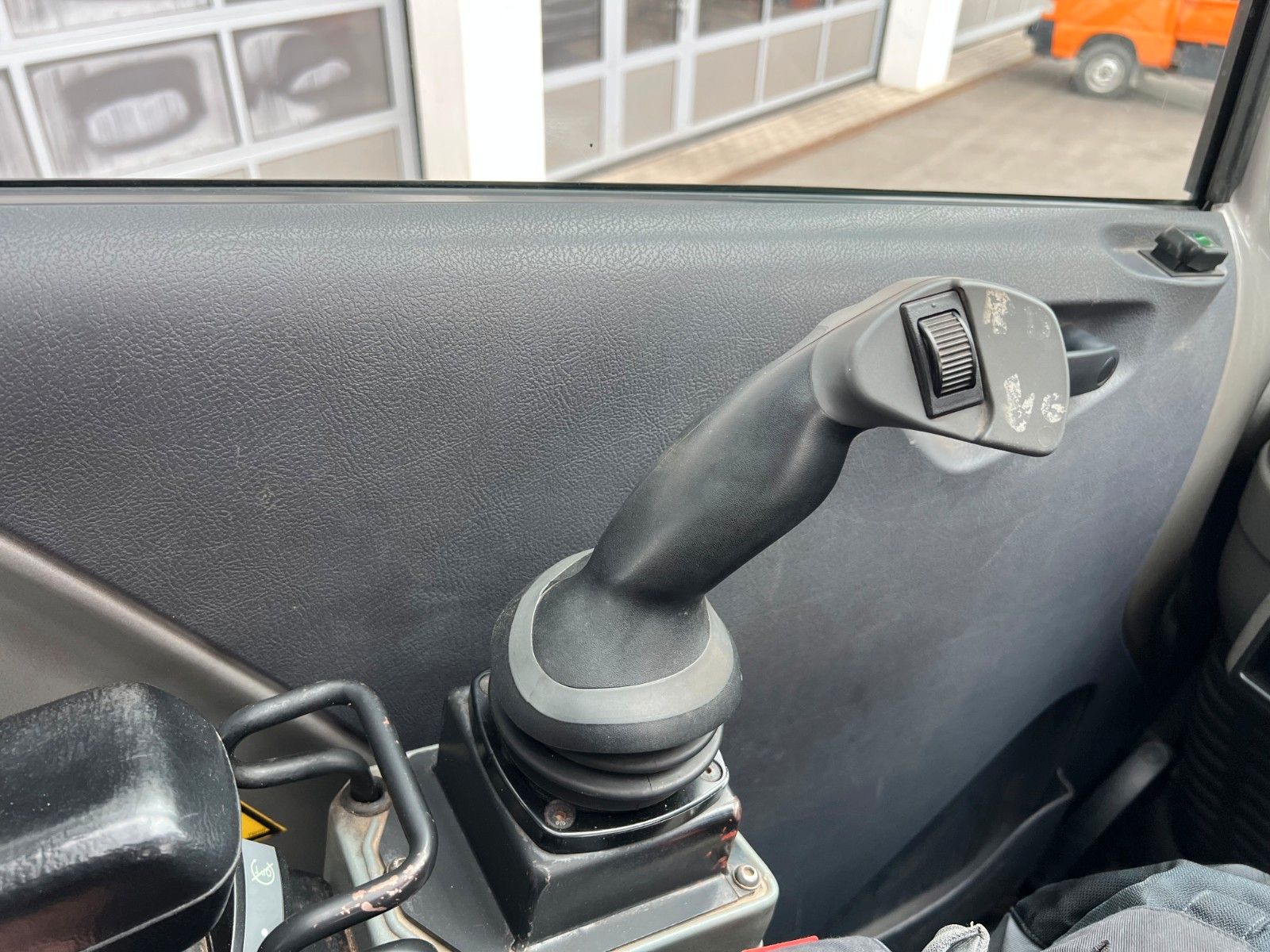 Fahrzeugabbildung Manitou MRT 2150 + / nur 2.463h! / Funk / Gabel