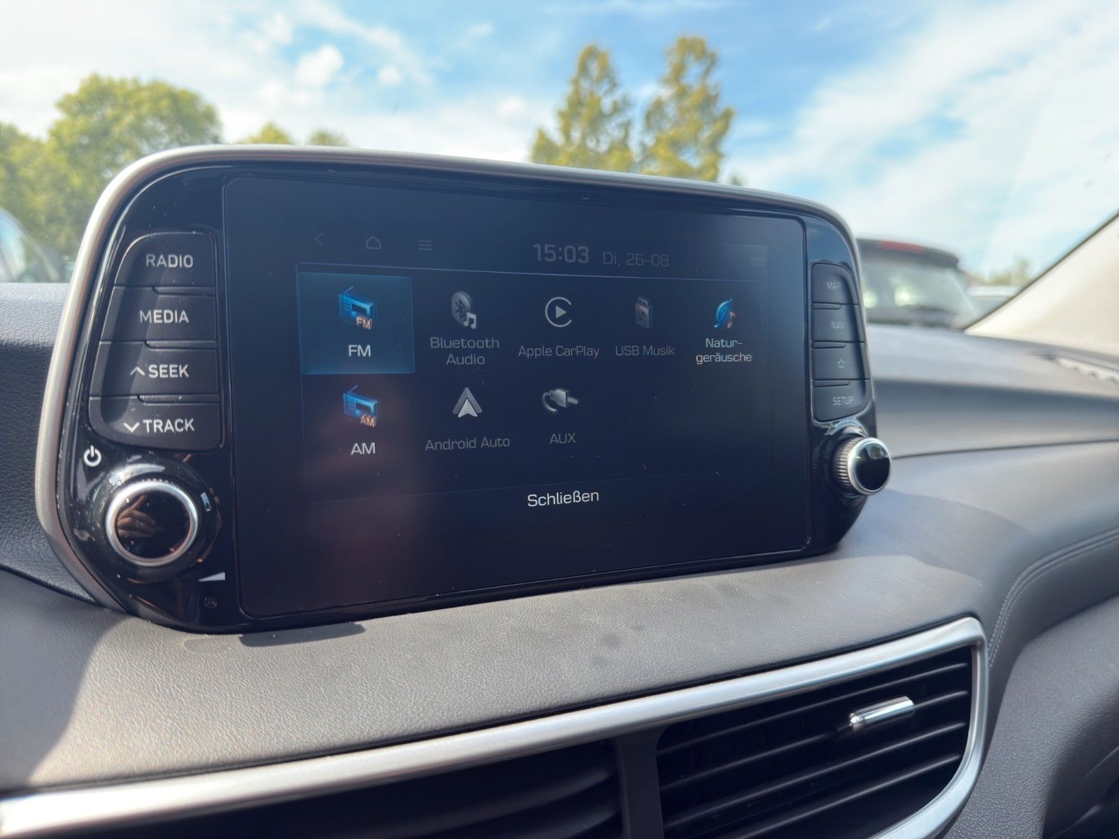 Fahrzeugabbildung Hyundai Tucson 4WD *Pano*Kamera*AHK*LED*Tempo*Carplay*