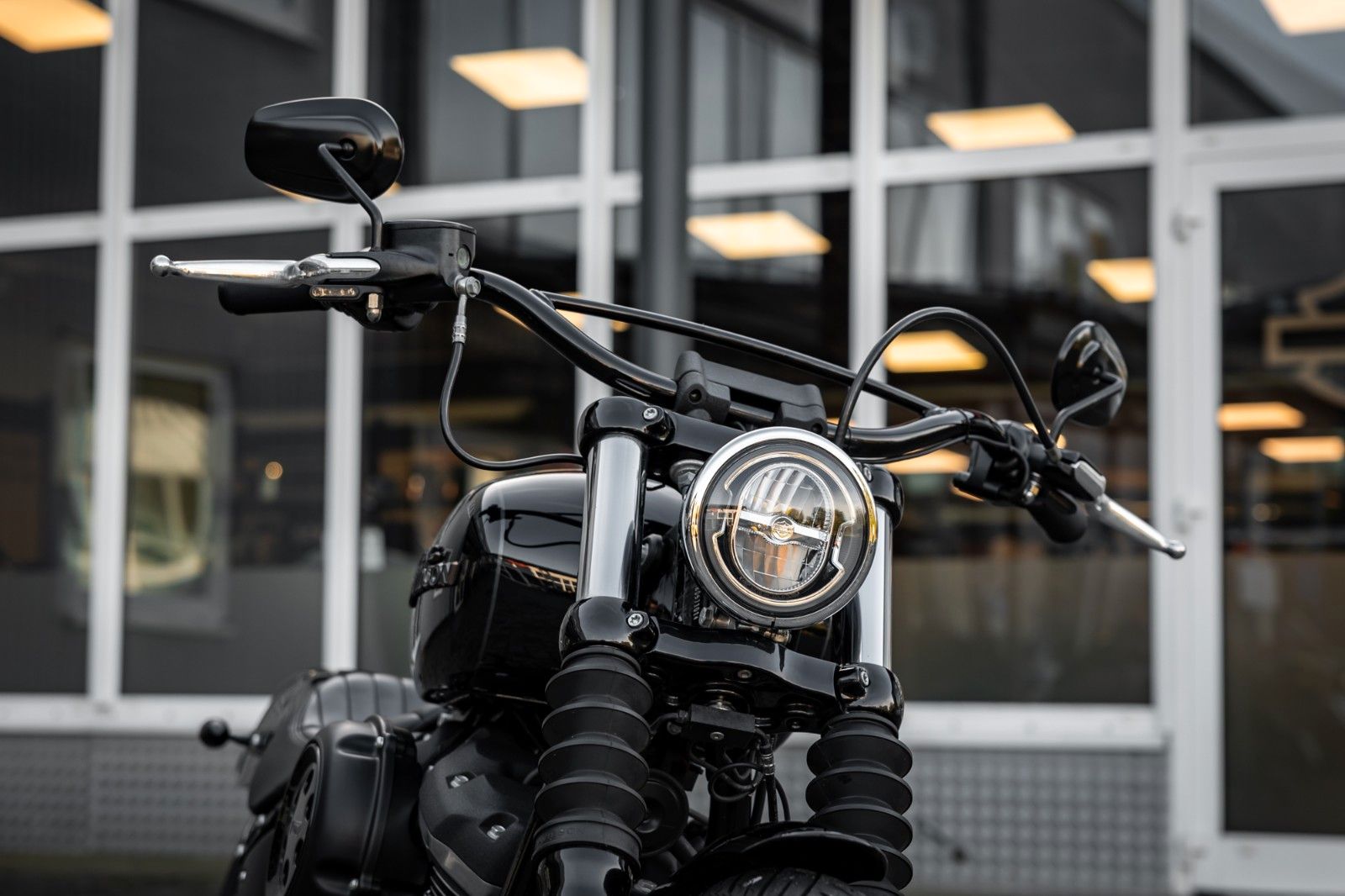 Fahrzeugabbildung Harley-Davidson FXBB STREET BOB Softail  - JEKILL&HYDE