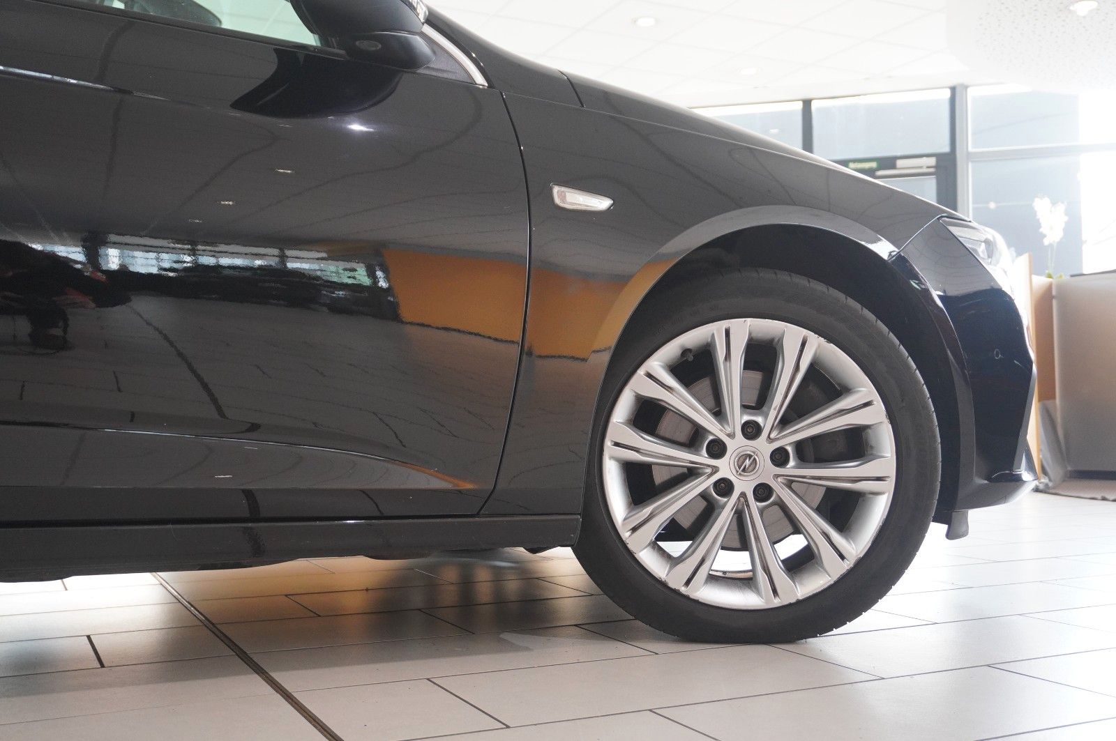 Fahrzeugabbildung Opel Insignia B ST 2.0D ELEGANCE NAVI/LED/KAMERA/PANO