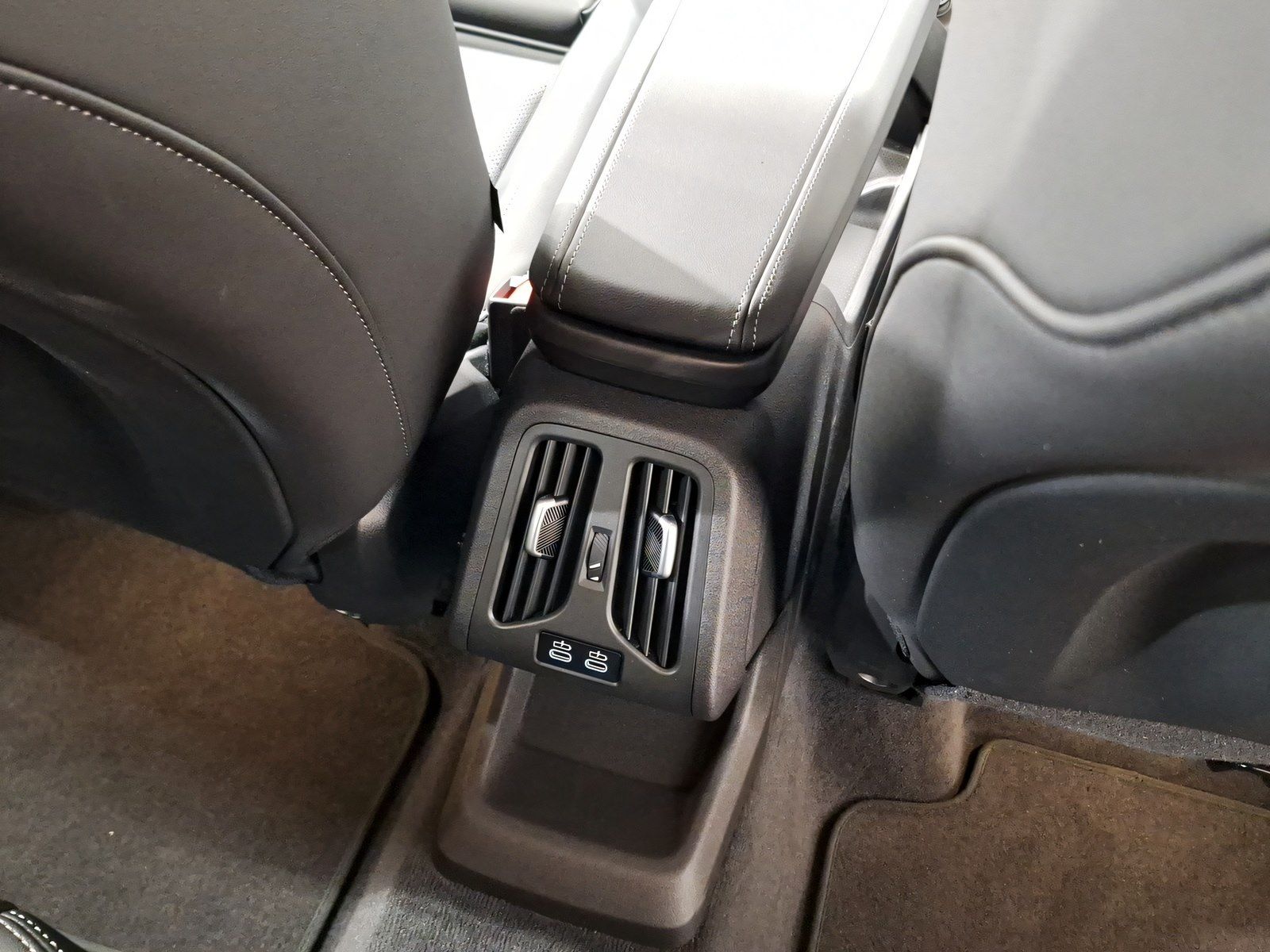 BMW 220 Active Tourer - Bild 17