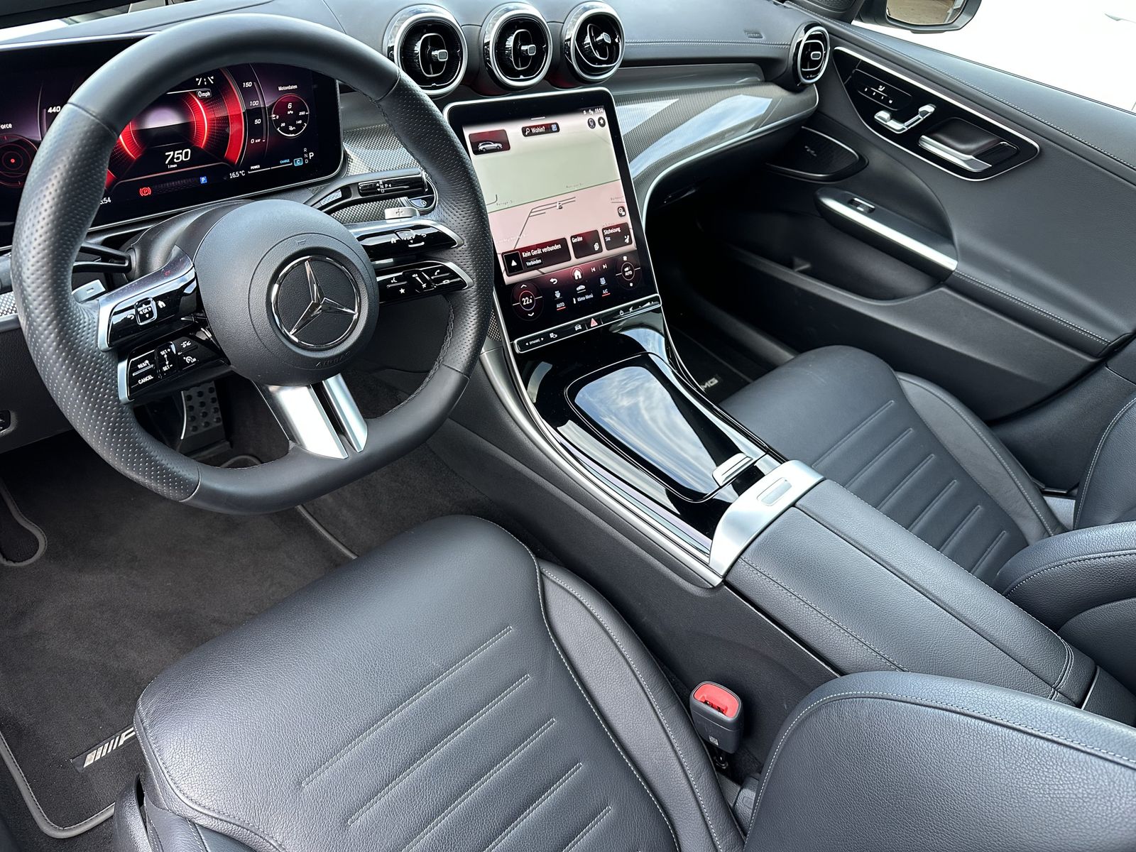 Fahrzeugabbildung Mercedes-Benz C 220d T AMG-Line NAV+LED+360°+HEADUP+PANO+VCOCK