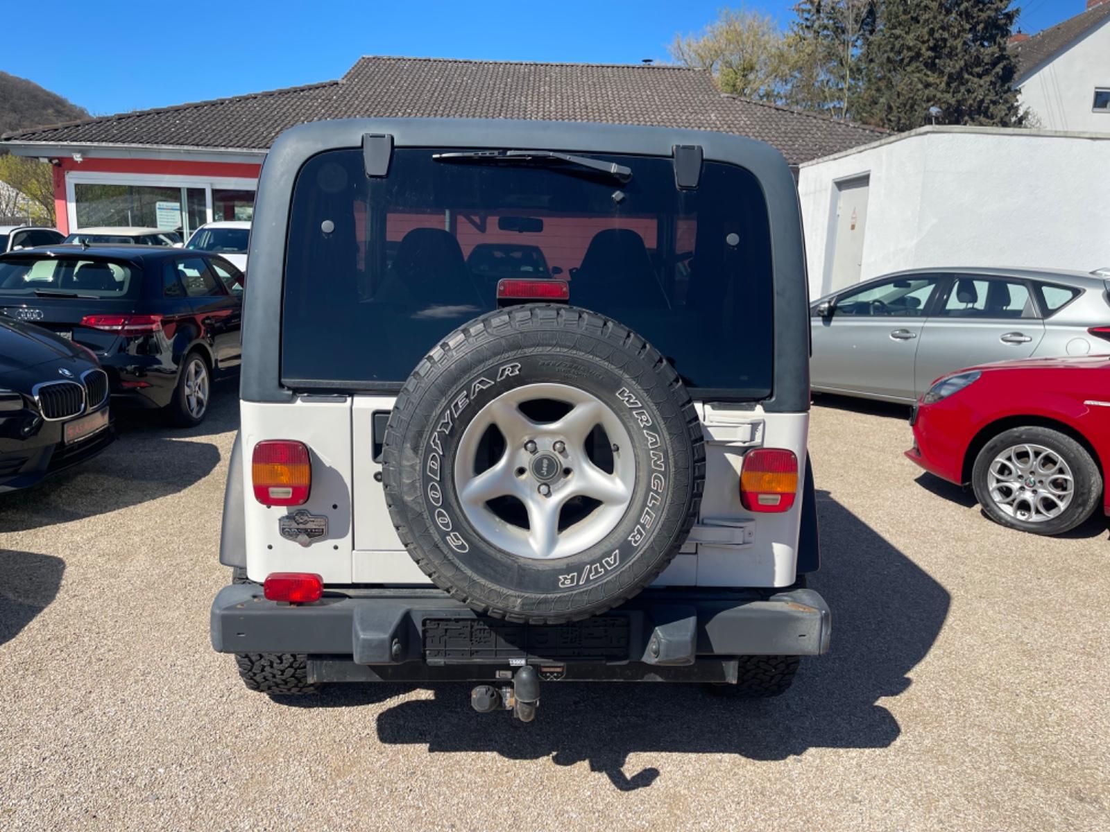 JEEP WRANGLER SPORT 2.5 | 118 ch | 4X4 | BVM | VOLANT EN CUIR