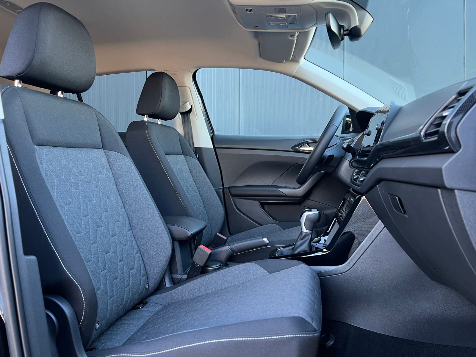 Fahrzeugabbildung Volkswagen T-Cross Life 1.0 TSI DSG *IQ.Light, Climatronic,