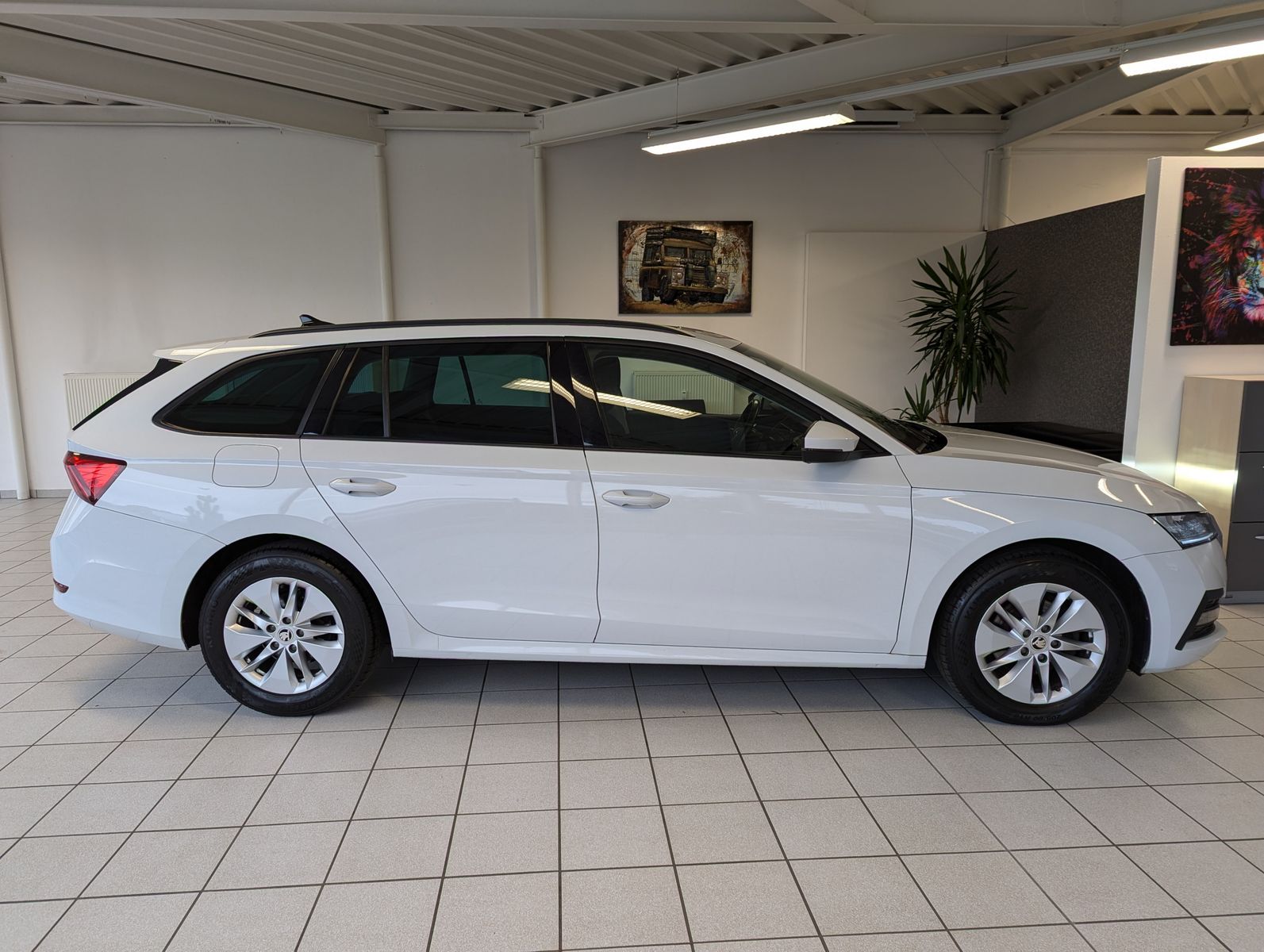 Fahrzeugabbildung SKODA Octavia 2.0 TDI Ambition Columbus Pano LED