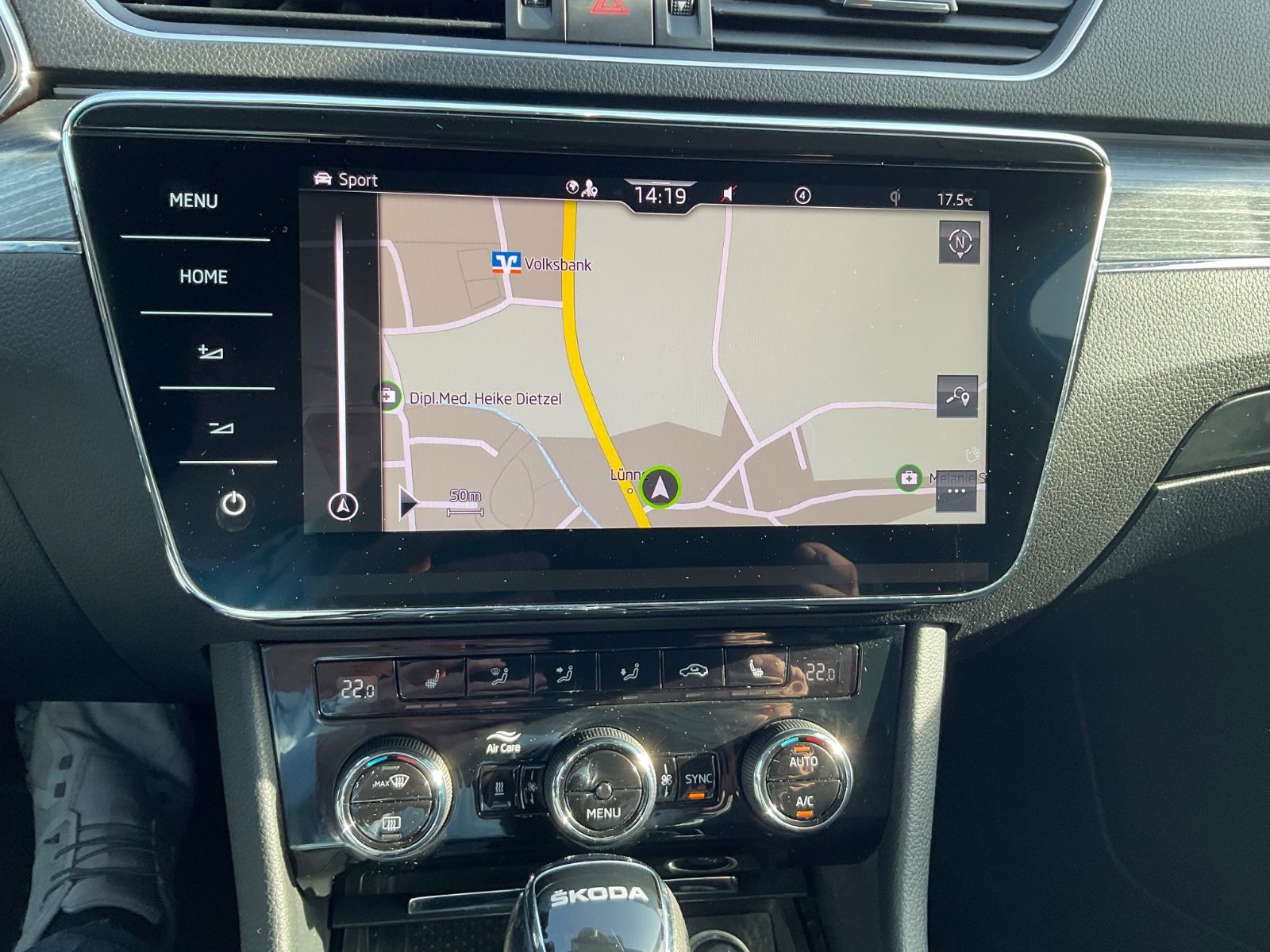 Fahrzeugabbildung SKODA Superb Combi 2.0 TDI DSG STYLE,Standheizung,Car