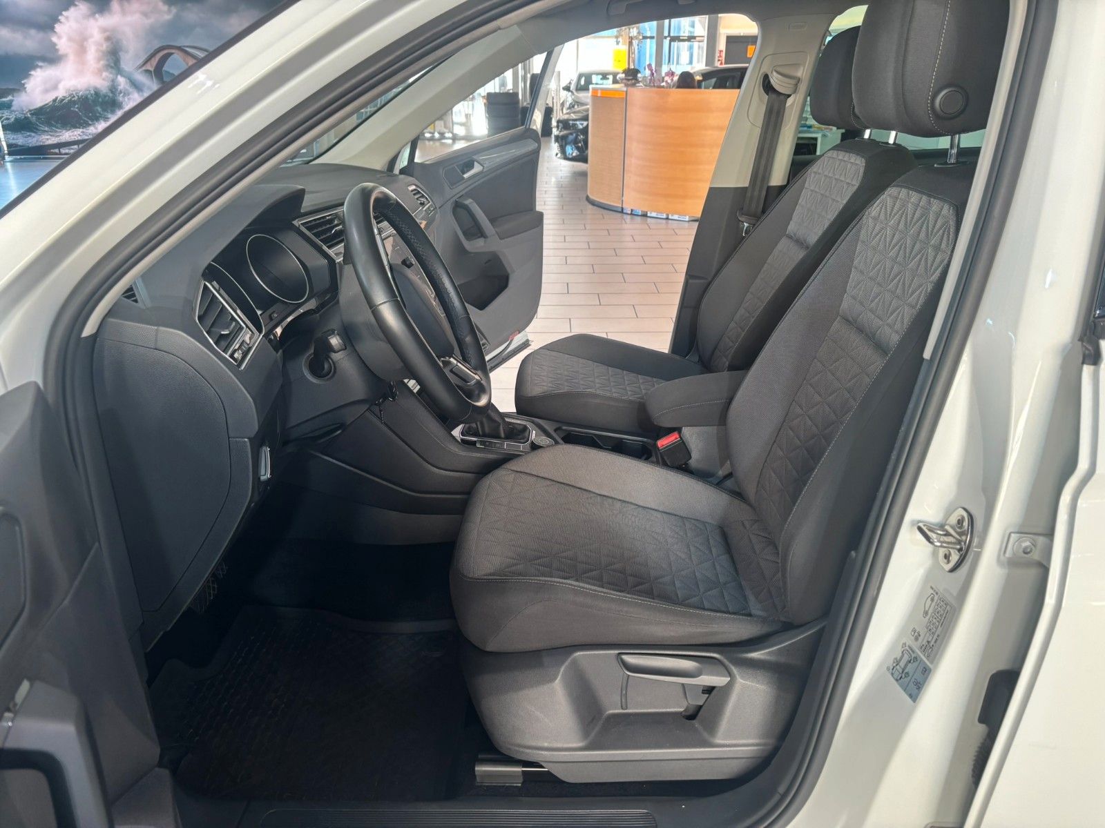 Fahrzeugabbildung Volkswagen Tiguan 2.0 TDI Life 4Motion AHK/NAVI/KAMERA/SHZ