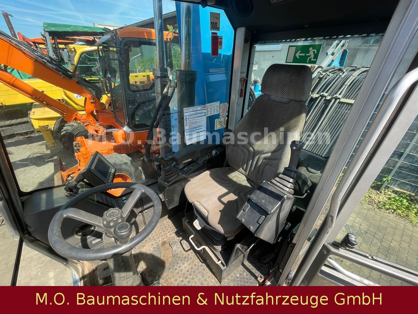 Fahrzeugabbildung Fuchs MHL 320/ZSA/Hochfahrbare Kabine/