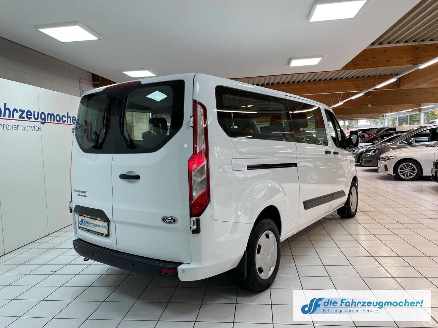 Fahrzeugabbildung Ford Transit Tourneo Kombi 320 L2 Trend Dyn. Kurvenli