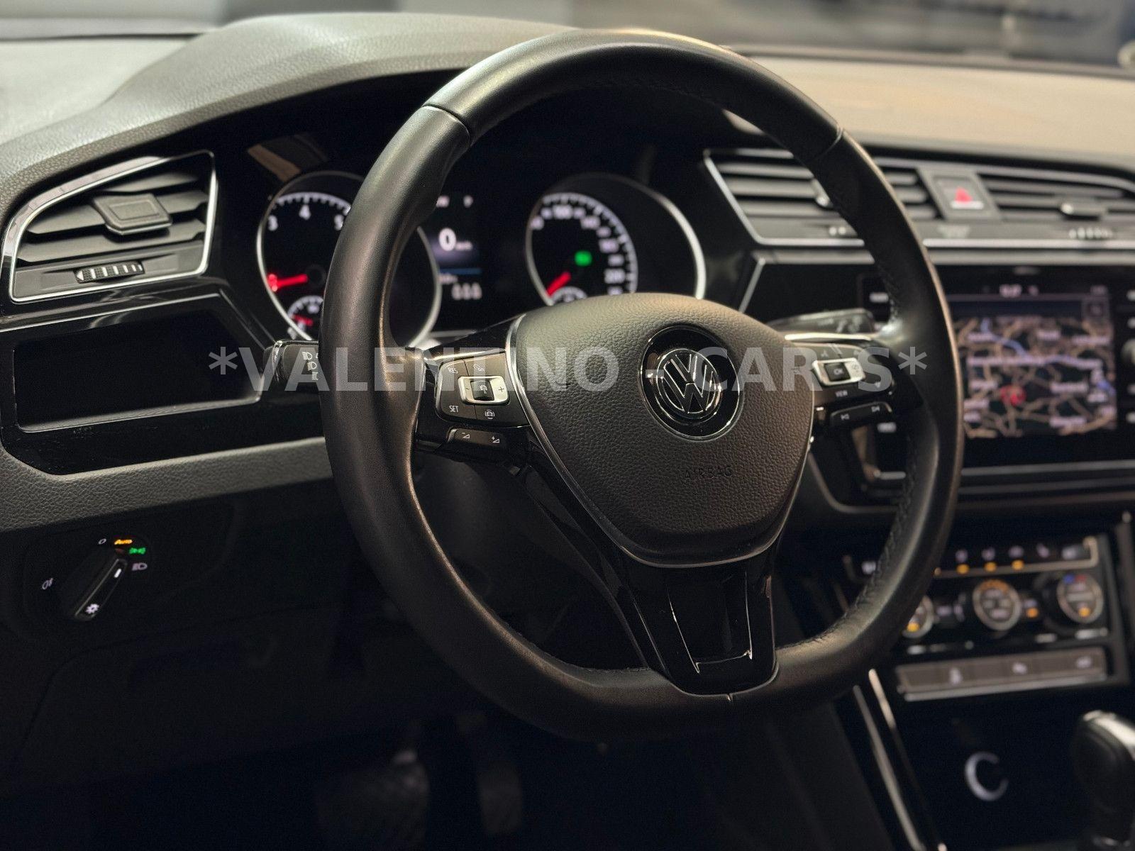 Volkswagen Touran Highline R-Line/DSG/Massage/Navi/LED/Temp