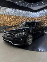 Mercedes-Benz E 63 AMG 4M /Panorama/Distronic/Kamera/DE-Fhzg/ - gebrauchte Mercedes-Benz E 63 AMG aus dem Jahr 2014